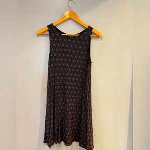 Great fall or winter black pattern dress